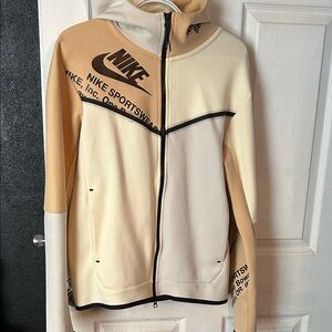 Nike Women's Beige and Cream Utility Jacket/Hoodie